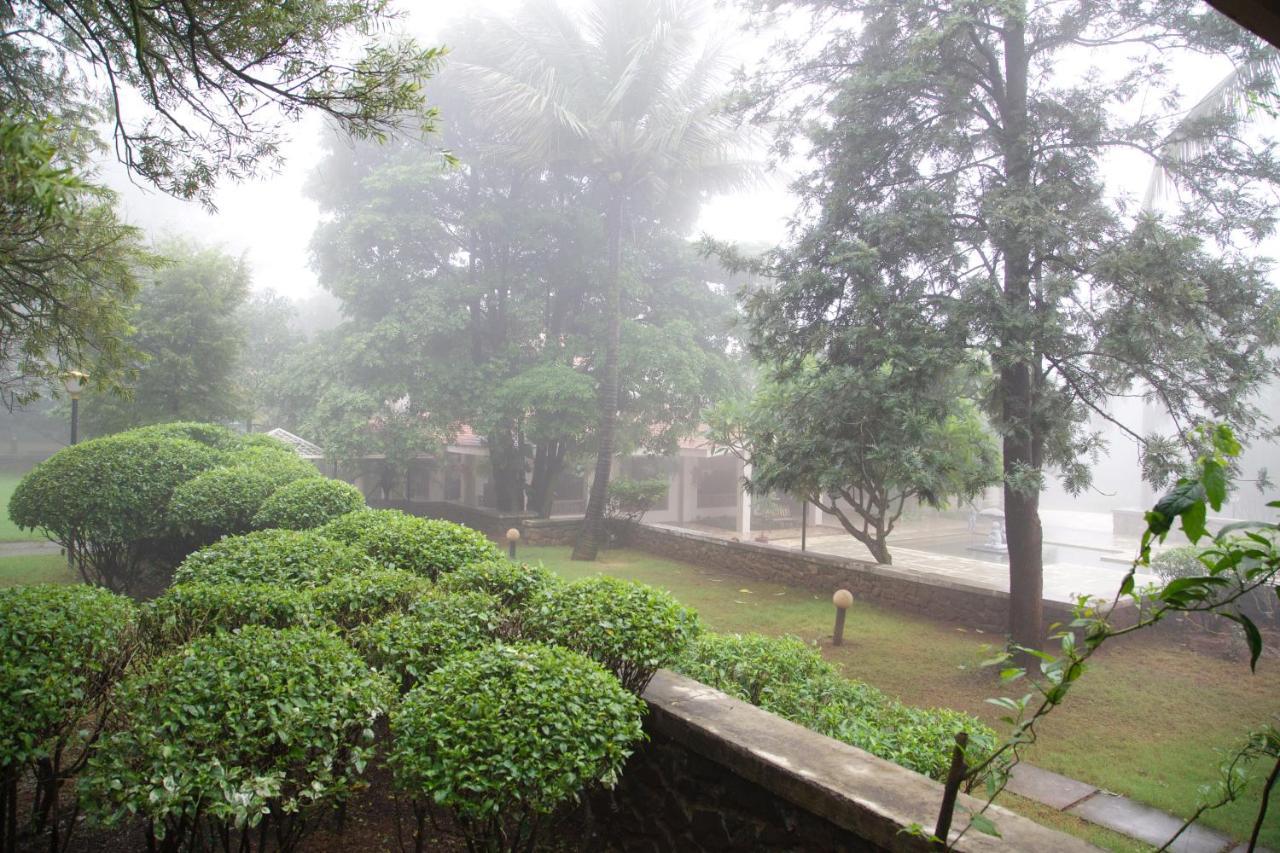 Manas Resort With Petting Zoo, Igatpuri Dış mekan fotoğraf