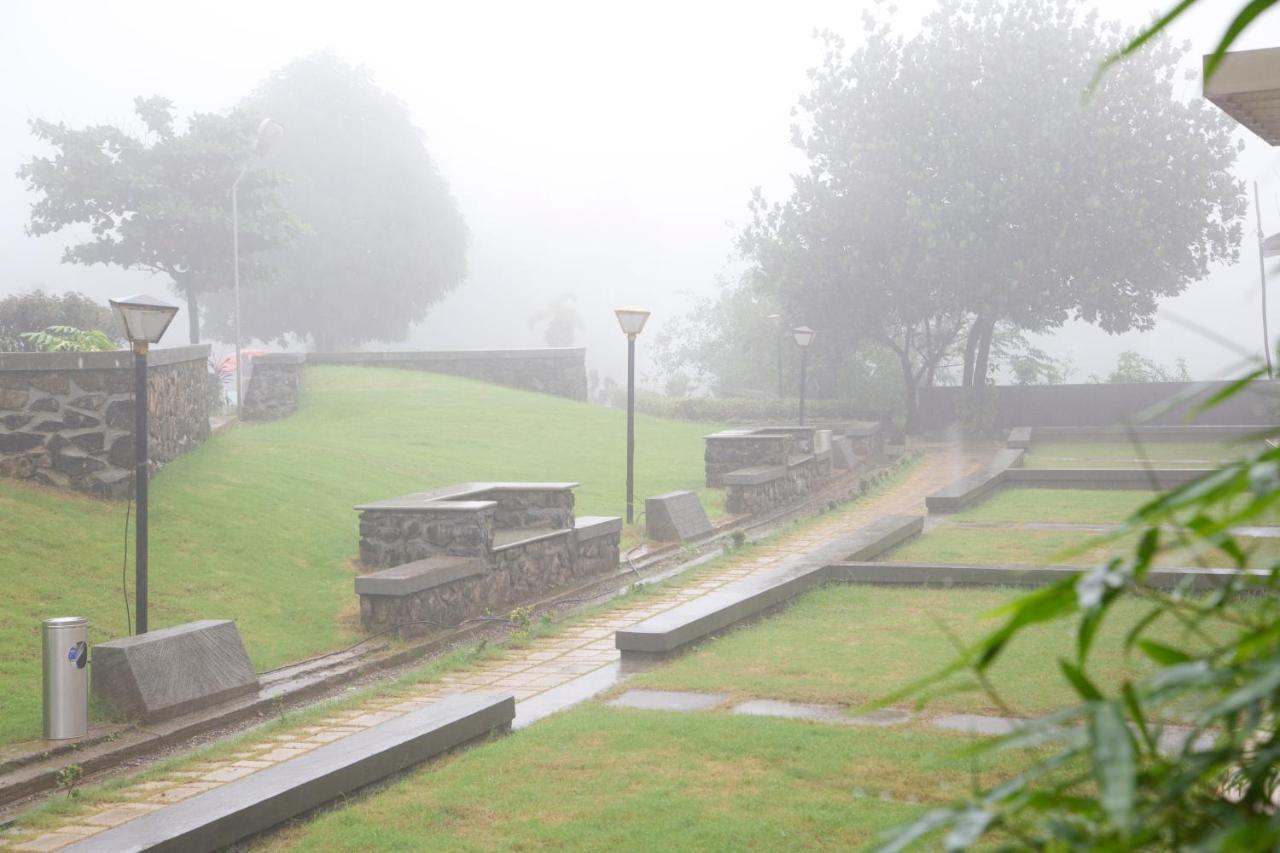 Manas Resort With Petting Zoo, Igatpuri Dış mekan fotoğraf